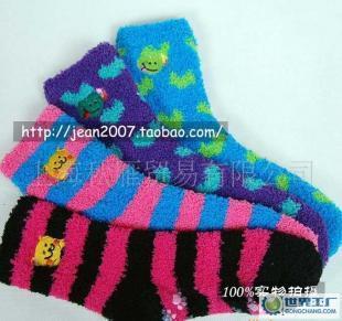 外貿(mào)原單女式絲絨全棉加厚中筒地板襪 糖果多色，實(shí)用與美觀兼?zhèn)? class=